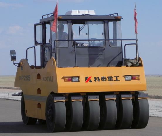 专注压实，青岛九游·官方网站重工震撼亮相BICES2015